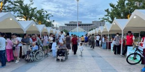 “烟火气”+“文明味”，城隍庙社区垃分夜市共度趣味夏夜
